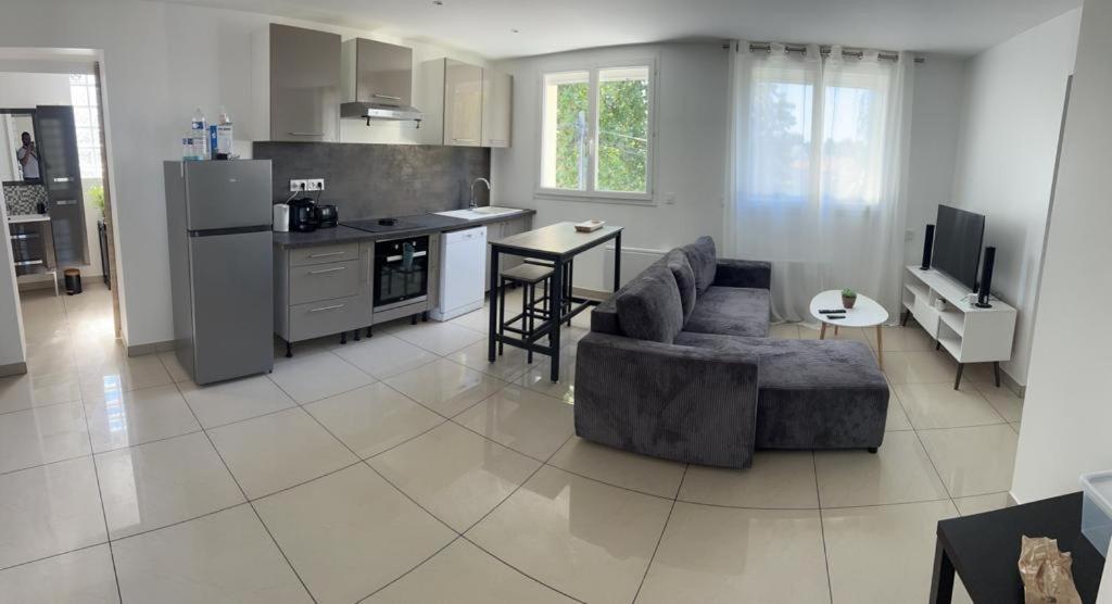 50m2 A 10 Mn Cdg, Proche Parc Expo, Paris, *