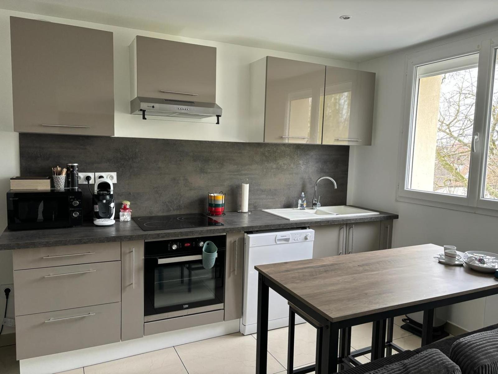 Apartment 50m2 A 10 Mn Cdg, Proche Parc Expo, Paris,